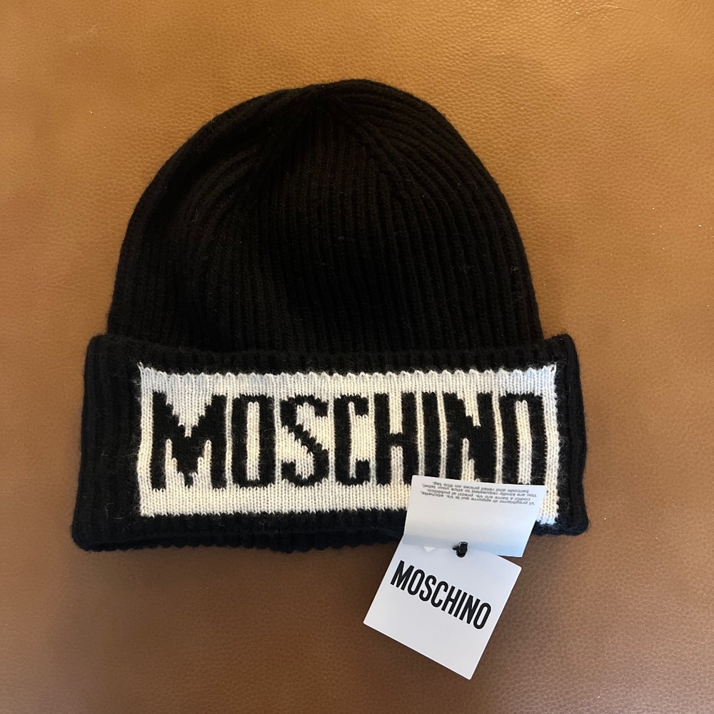 Moschino wool hat